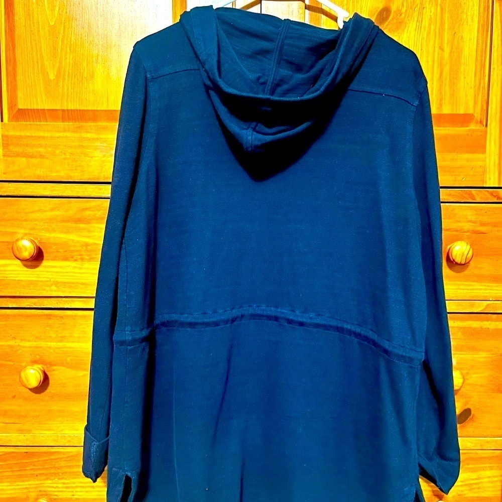 LOFT Soft Jacket with hood - Large - Picture 7 of 7